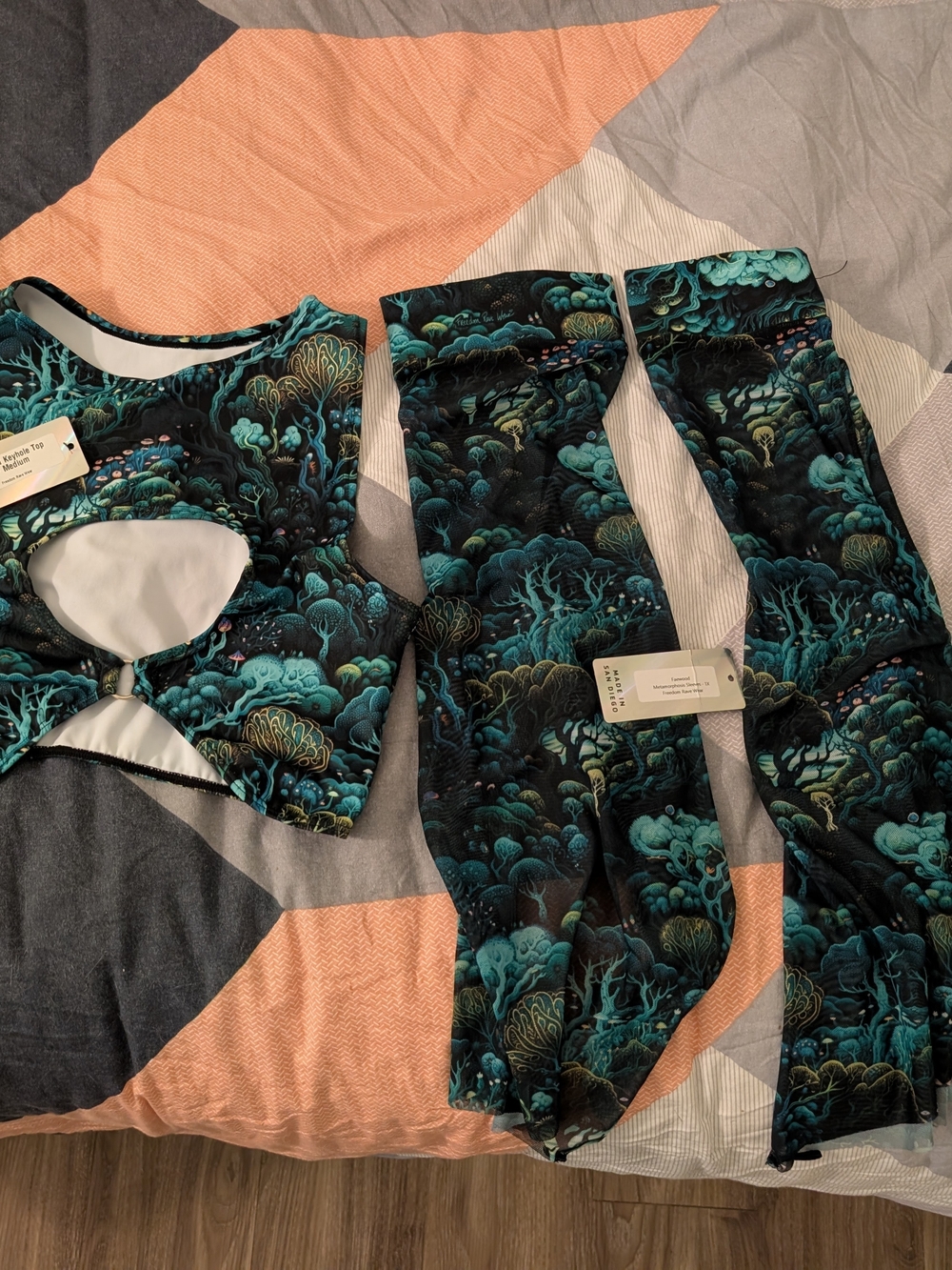 Freedom Rave Wear Keyhole Faewood Top With Sleeves